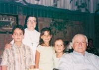 Sr. Lucia celebrando il 25 di professione religiosa con il pap e alcuni nipoti