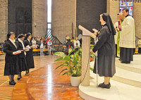 Suor Erika, Suor Suja e Suor Sobha eam ricevono il mandato missionario per le Filippine