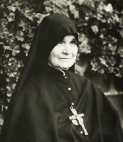 Madre_giovane.jpg (11252 byte)