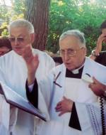 Benedizione della nuova grotta dedicata alla Madonna di Lourdes, antistante la Casa dei Padri