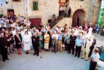 Nel paese di Collevalenza viene posta una lapide sulla prima casa abitata da Madre Speranza