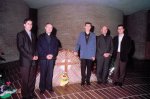I tre postulanti con P. Aurelio e P. Lucas presso la tomba della Madre