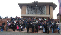 Mons.Neville Joe Perrera con la comunit̀ Africana residente a Roma
