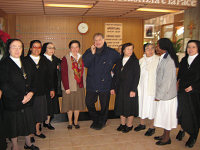 Giosy Cento con Marina e alcune nostre suore